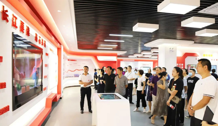 非公黨組織書記培訓班走進三峽電纜