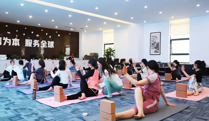 三峽電纜職工瑜伽活動圓滿舉辦